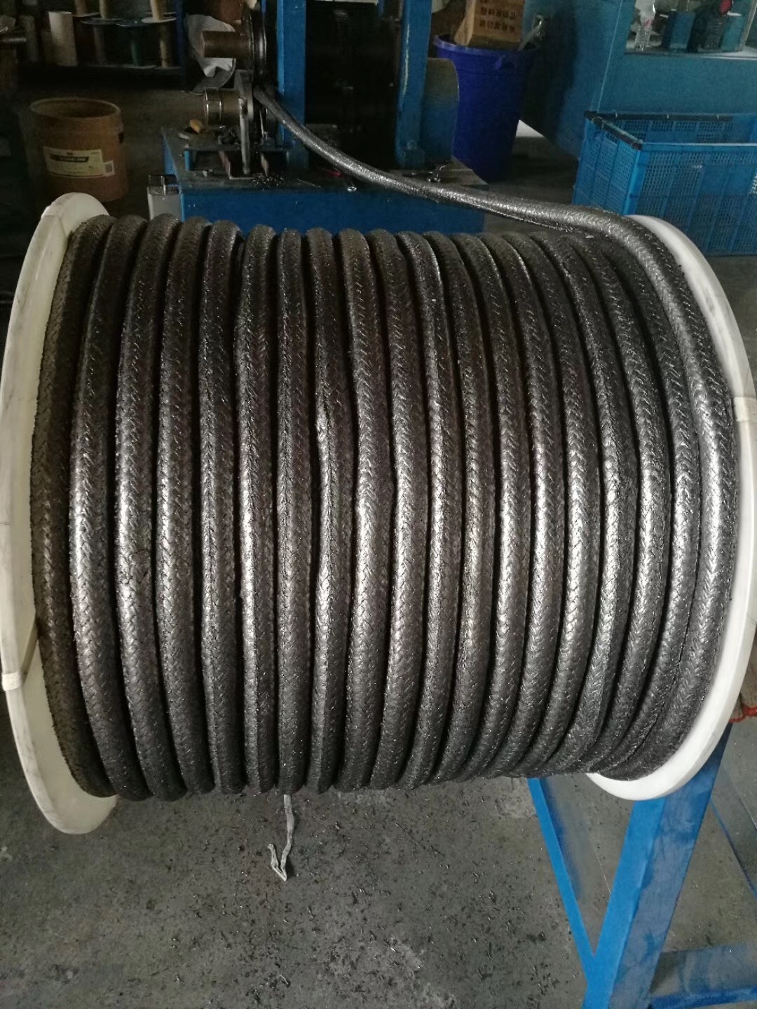 石墨基柔性接地体